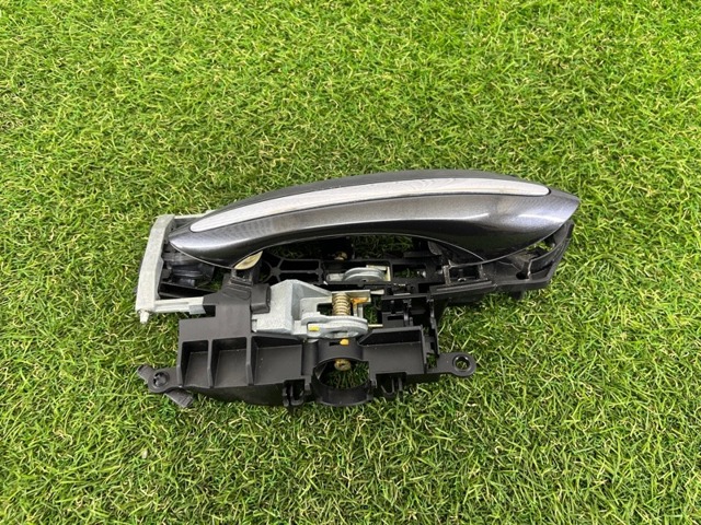 Ручка задней двери наружная, левая 51217249981 BMW