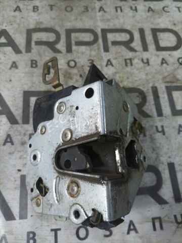Запор кабины 51218122203 BMW