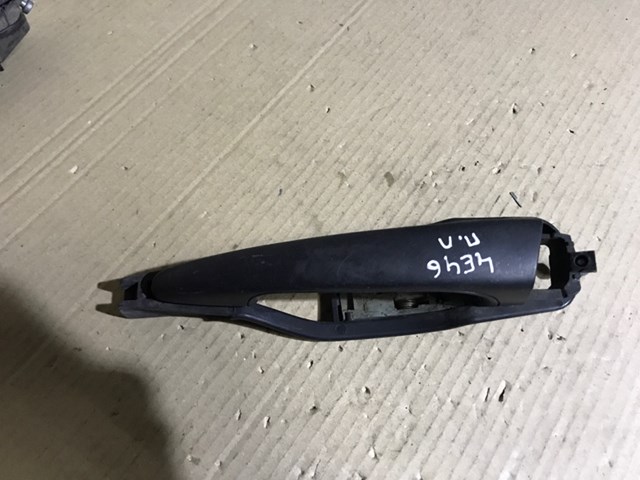 Ручка передней двери наружная, левая 51218216121 BMW