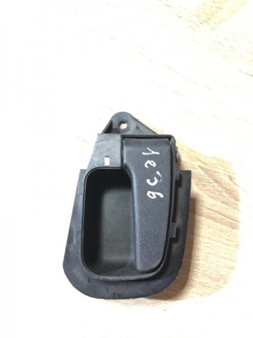 Ручка передней двери внутренняя, правая 51221960830 BMW