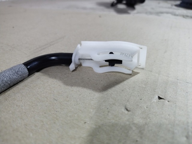 51227117743 BMW Трос (тяга) открывания замка двери передней купить в Киев