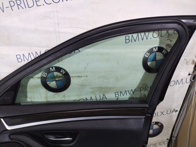 Стекло передней двери, правой 51337182110 BMW