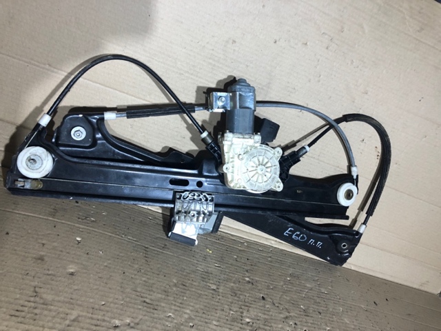 Механизм стеклоподъемника двери передней, правой 51337184384 BMW