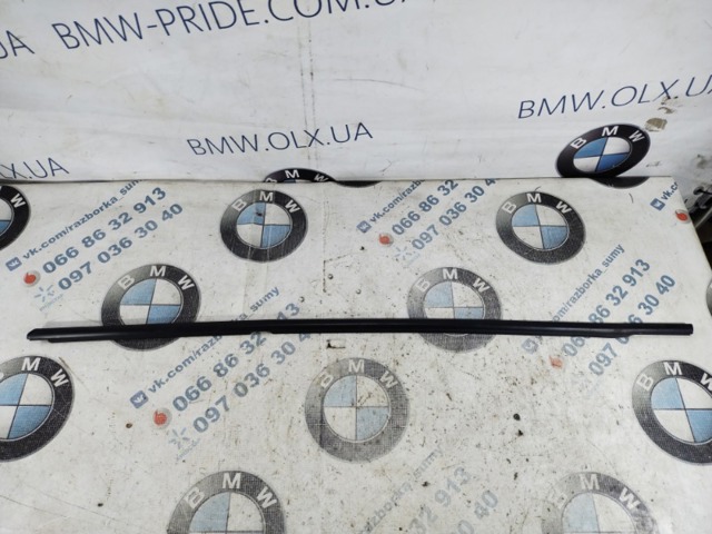 Молдинг опускного стекла двери задней, левой 51357258293 BMW
