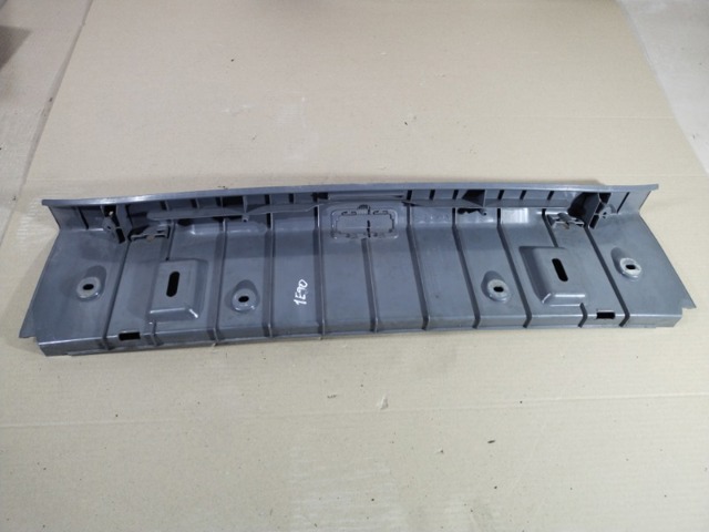 BMW 51477059258 Облицовка задней панели багажника в наличии Одесса