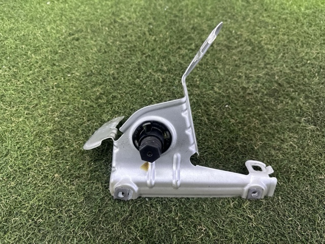 Буфер капота резиновый 51767183752 BMW