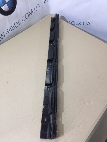 Кронштейн наружной накладки порога левой 51777184777 BMW