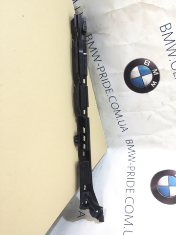Кронштейн наружной накладки порога левой 51777204021 BMW