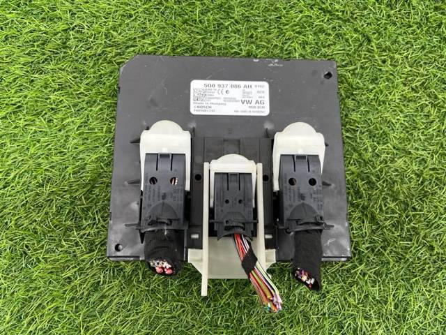 Блок комфорта 5Q0937086AKZ00 VAG
