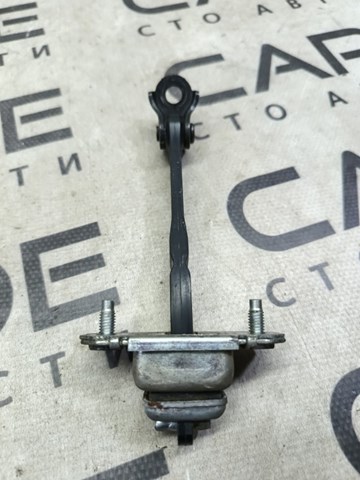 Ограничитель двери передний 61124SC000 SUBARU