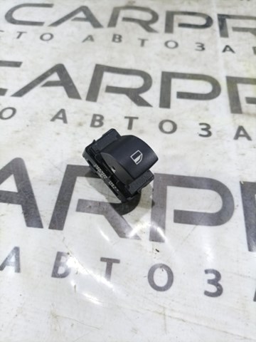 Кнопка стеклоподъемника передняя правая 61316945874 BMW