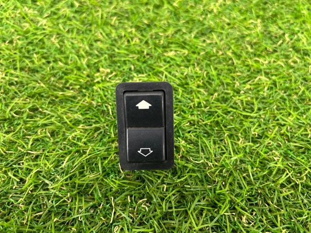 BMW 61318352148 Кнопка стеклоподъемника передняя в наличии Черкассы