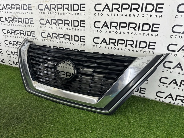 Облицовка радиатора 623106RR0A NISSAN