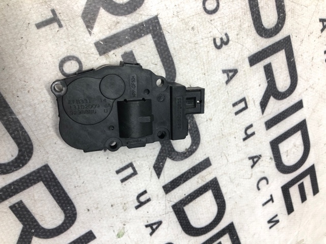 Мотор заслонки печки 64119231884 BMW