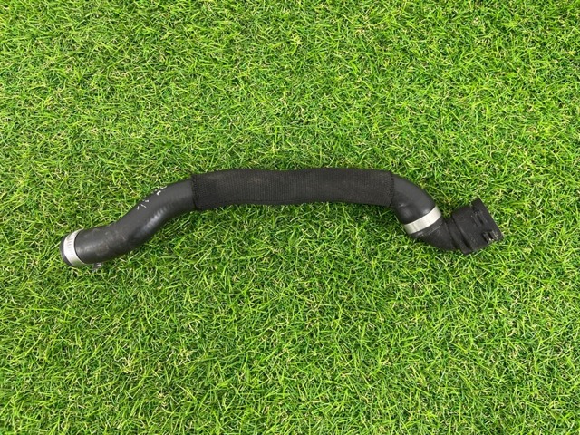 Патрубок отопителя 64216928591 BMW