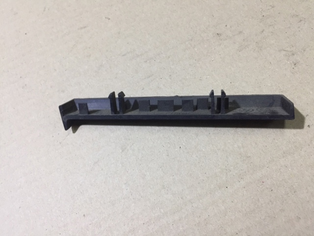 65811384780 BMW Накладка бампера переднего левая купить в Киев