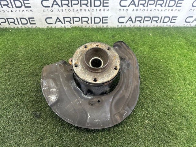 6768996 BMW Цапфа (поворотный кулак) передний правый купить в Украина