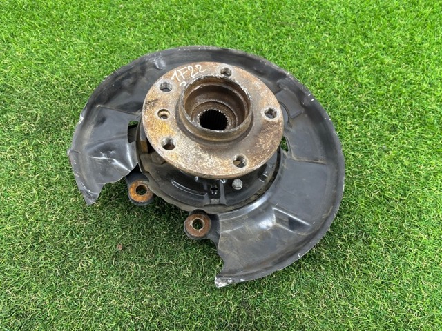 6792530 BMW Цапфа (поворотный кулак) задний правый купить в Львов