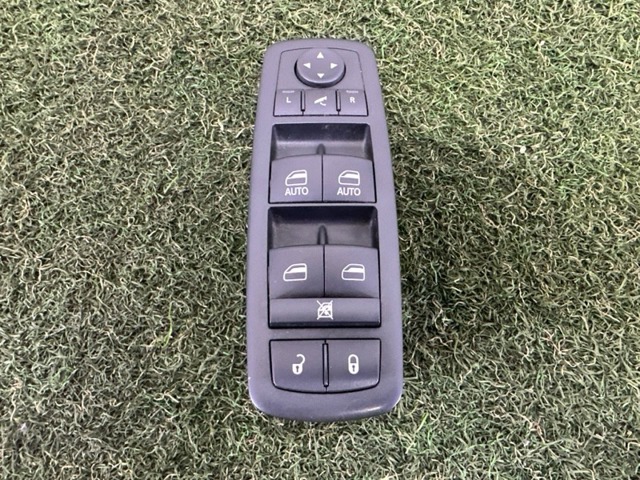 Кнопки переднего левого стеклоподъемника 68184803AC CHRYSLER