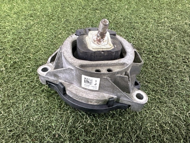 Подушка двигателя 6856184 BMW