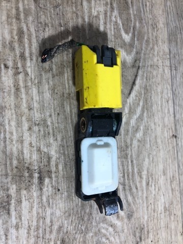 Датчик AIRBAG передний 7L0909606B VAG