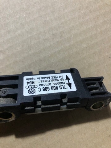 7L0909606C VAG Датчик удара купить в Киев
