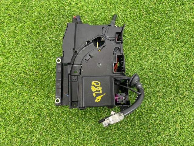 7L0937548C VAG Блок предохранителей задний салонный купить в Черновцы