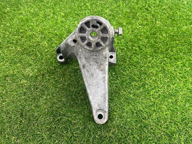 Кронштейн подушки (опоры) двигателя, правой 7L8199308F VAG