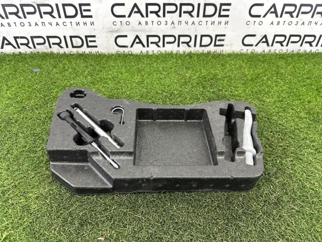 Крюк буксировочный Volkswagen Touareg 2