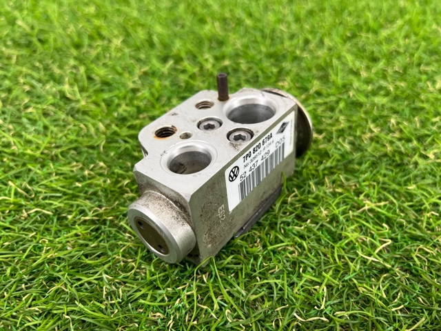 7P0820679A PORSCHE Клапан TRV кондиционера купить в Запорожье
