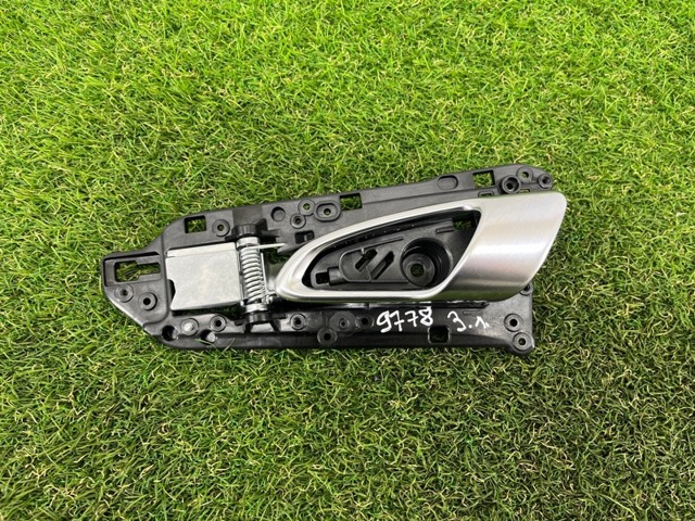 Ручка двери задней внутренняя левая 7P5837019D PORSCHE