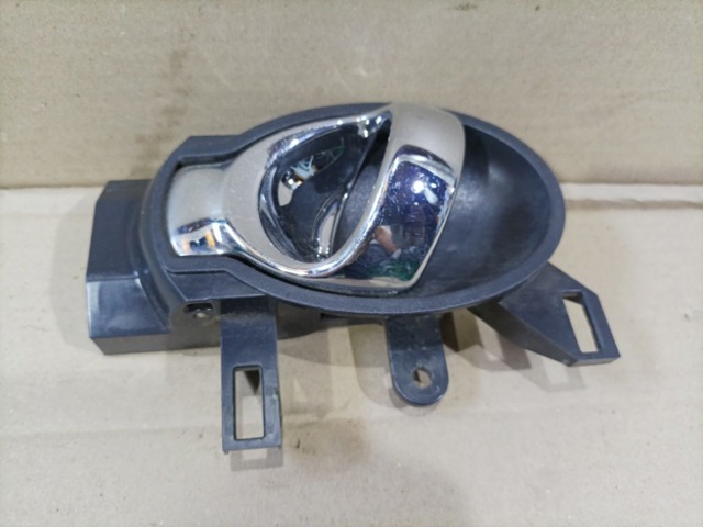 Ручка задней двери, внутренняя, левая 806711HA0B NISSAN