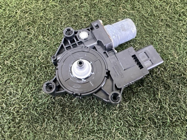807516RA1A NISSAN Мотор стеклоподъемника двери передней левой купить в Черкассы