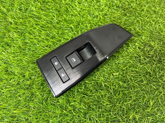 809606RR0A NISSAN купить в Черновцы