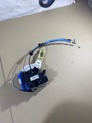 Замок двери задней левой 81410C1000 HYUNDAI