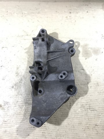 Кронштейн генератора натяжной 8200100148 RENAULT