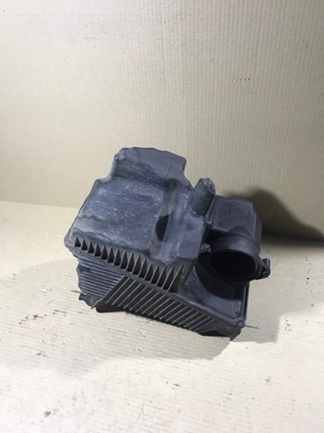 Корпус воздушного фильтра 8200369798 RENAULT