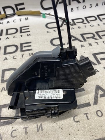 Замок задней правой двери  825003JA0B NISSAN