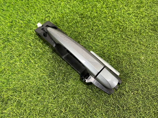 Держатель наружной ручки двери, задней левой 826116RR0A NISSAN