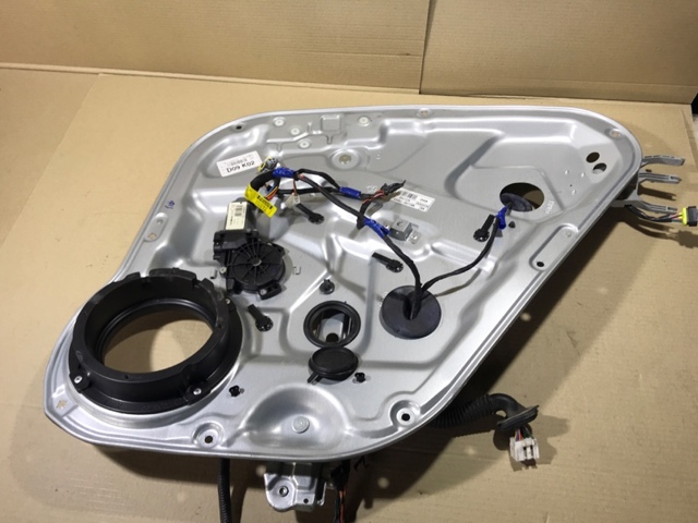 Стеклоподъемник задней правой двери 834812B000 HYUNDAI
