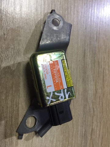 Датчик подушки безопасности 8983448010 TOYOTA