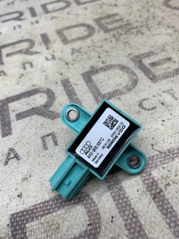 VAG 8K0955557C Датчик удара в наличии Ужгород