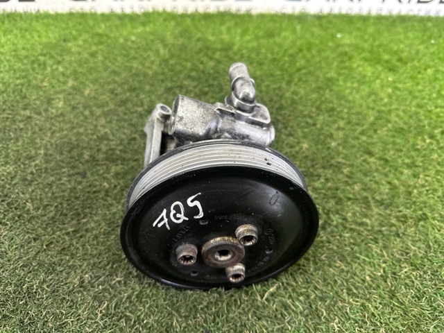 Насос рулевого механизма 8R0145155J VAG