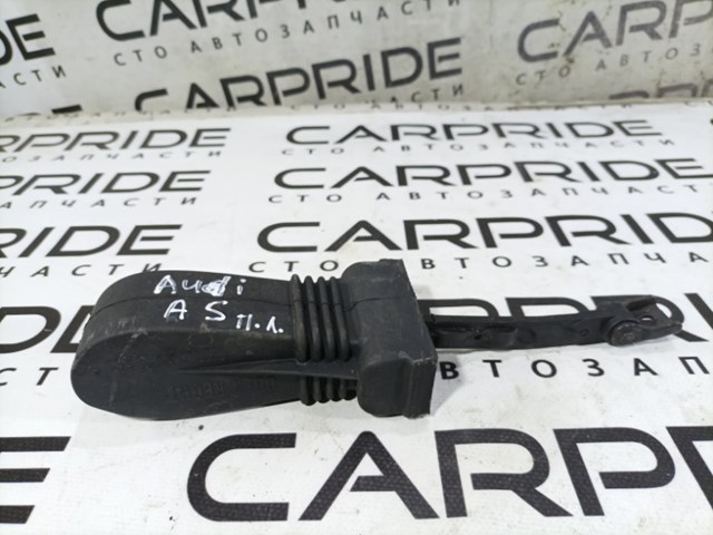 Ограничитель двери передний 8T0837249 VAG