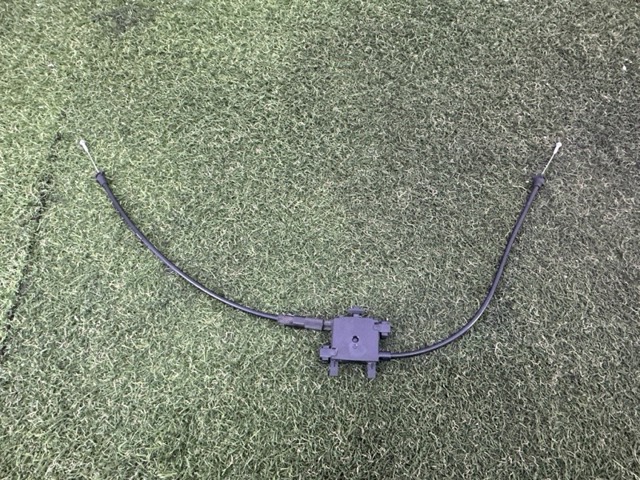 Трос капота (с ручкой) 8V0823531A VAG