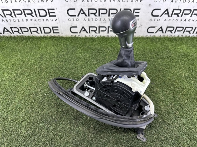 VAG 8V1713139GIBR Ручка КПП в наличии Тернополь