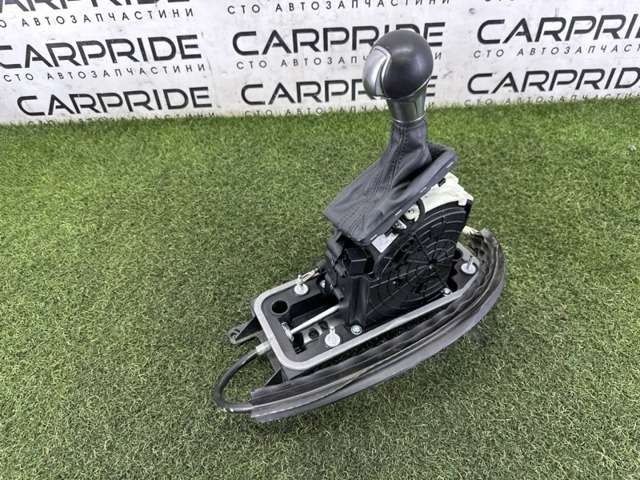 8V1713139GIBR VAG Рукоятка рычага КПП купить в Чернигов