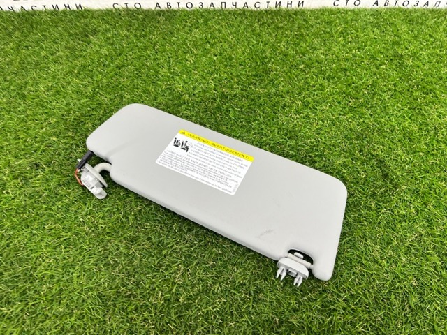 8W0857551AAEA7 VAG Солнцезащитный козырек купить в Житомир