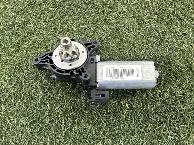 8W0881106AJ VAG купить в Черновцы