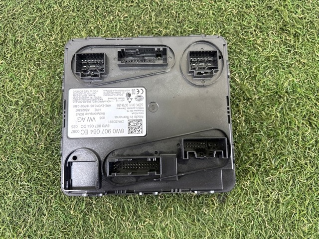 VAG 8W0907064EC в наличии Черновцы